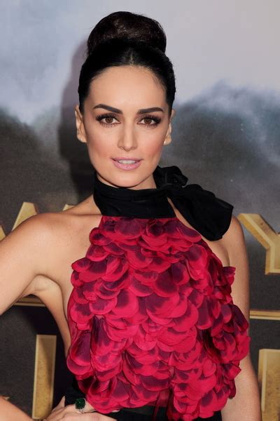 Una nave espacial llega a arizona, 1873, para apoderarse de la tierra, empezando por la región del salvaje oeste. Ana de la Reguera Gallery | Pictures | Photos | Pics | Hot ...