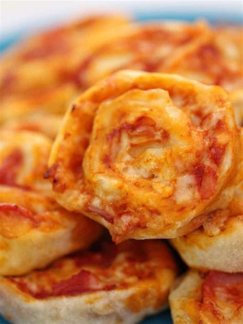 How To Make Pizza Scrolls Step By Step Guide Mama Loves To Cook