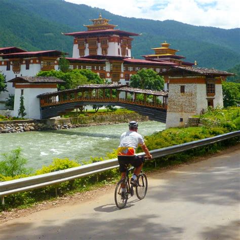 Tu viện Rinpung Dzong Bhutan điểm tham quan hàng đầu thung lũng Paro