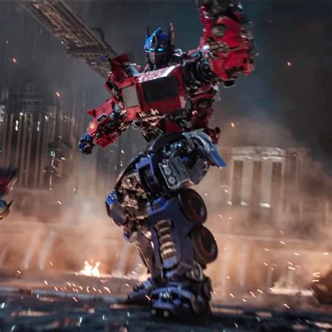 Possibly Our Clearest Look Of Optimus Prime In The Bumblebee Movie