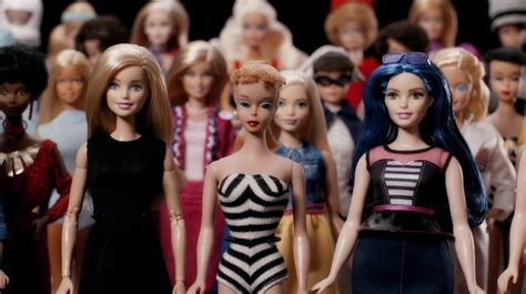 Tiny Shoulders Rethinking Barbie Galerie Z filmu ČSFD cz