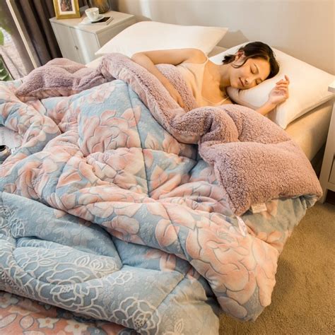 New Luxury Autumn Winter Soft Flannel Berber Fleece Cashmere Warm Thick Comforter Quilts Bed Set