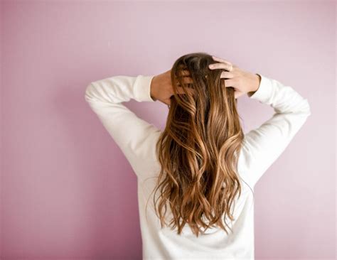 10 Healthy Hair Habits You Should Adopt