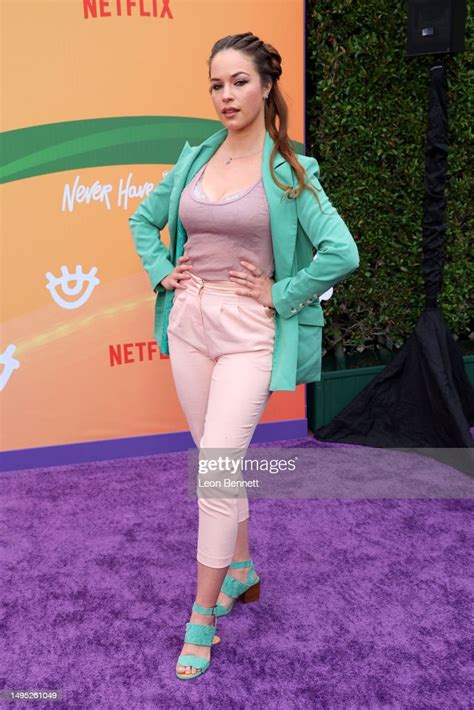 alexis knapp attends netflix s never have i ever season 4 premiere news photo getty images
