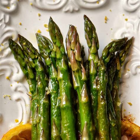 Add one slice of the prepped green garlic. Sauteed Asparagus -the Best Recipe - She Loves Biscotti