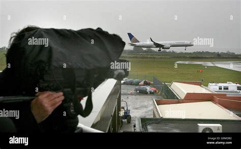 Reabre La Pista Del Aeropuerto De Bristol Fotografías E Imágenes De