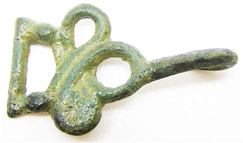 Tudor Period Bronze Clothing Dress Hook With Lovers Knot Design