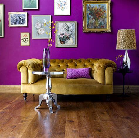 Ruang tamu minimalis dengan bentuk dan warna yang indah pasti sudah menjadi setiap para penghuninya bukan? 16 Idea Ruang Tamu Ungu Ini Khas Untuk Peminat Ungu ...