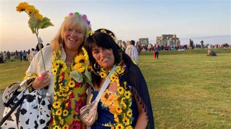 Thousands Welcome Summer Solstice At Stonehenge BBC News