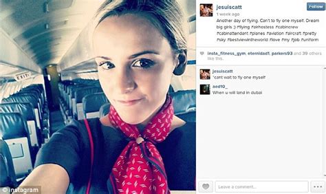 Mile High Selfies Flight Attendants Post Shots Of Themselves Enjoying The Skies Daily Mail Online