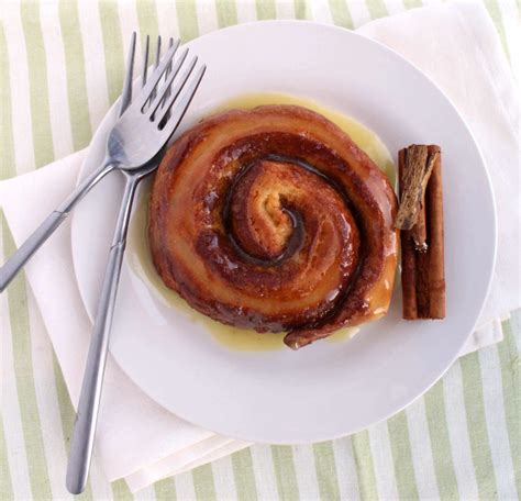 Classic Cinnamon Buns Two Ways Errens Kitchen