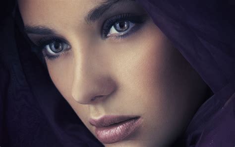 Beautiful Arab Girl Close Up Photo Wallpaper X