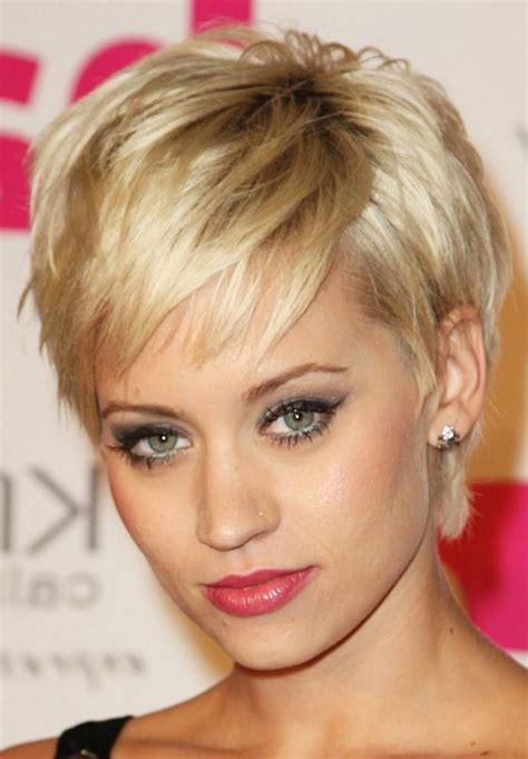 Most Flattering Short Hairstyles For Oval Faces