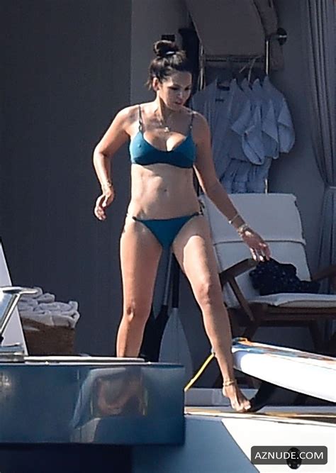 Matt Damon Spends His Holidays With His Wife Luciana Barroso On Holiday