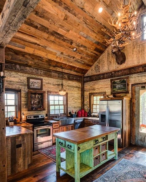 Pin By Deanna Wilson On Vintage Rustic Cabin Kitchens Rustic House