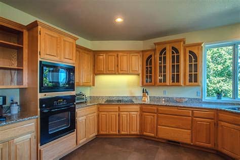 Dear maria, we have those dreaded honey oak cabinets in our kitchen. Tired of oak cabinets in your kitchen? | Creative Concepts