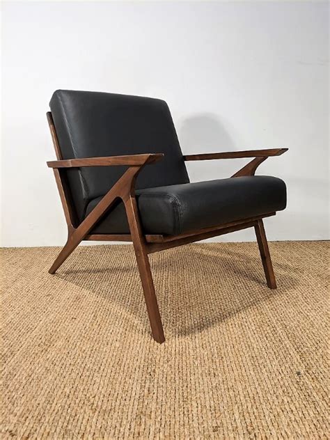 Mid Century Modern Style Contemporary Black Leather Lounge Chair
