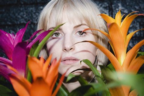 Hayley williams diz estar pronta para retornar ao paramore • compartilhar; Hayley Williams（PARAMORE）、ニュー・ソロ・アルバム『Flowers For Vases ...