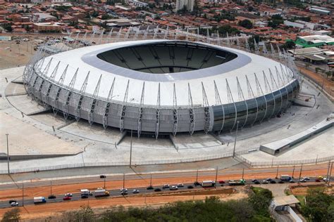 Berücksichtigt werden feststehende neuzugänge sowie rückkehrer. Estádio Governador Plácido Aderaldo Castelo (Castelão ...