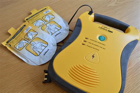 How To Use A Defibrillator Cosmos Solutions
