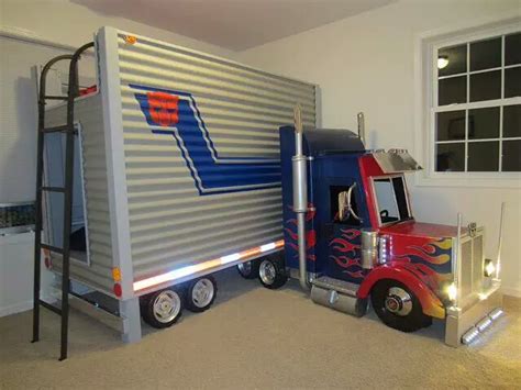 It's a living form of art, a breathing, expanding. The Best Transformers Themed Bedroom in the World ...