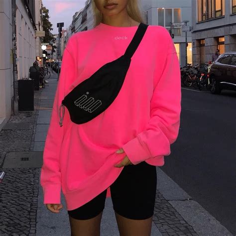 Deck On Instagram New Neon Sweatshirt Belt Bag Looks Casuais