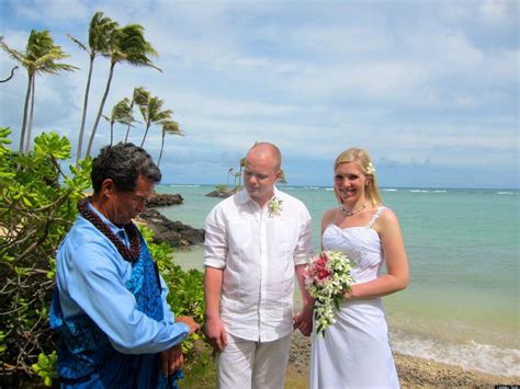 In 2003 our love for hawaii, its people and culture inspired us to start a wedding studio dedicated to creating custom, destination wedding packages. When A Dream Wedding In Hawaii Isn't All It's Cracked Up ...