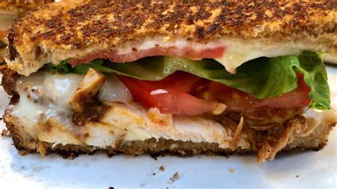 Easy Chipotle Chicken Melt The Skinny Guinea