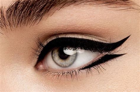 The Cats Meow Creative Cat Eye Looks To Try Makeup Eyeliner Eye Makeup Eye Makeup Tutorial