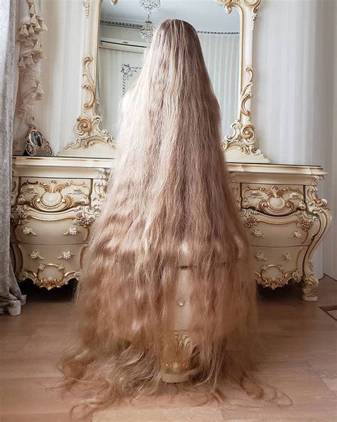 Real Life Rapunzel Hasnt Cut Her Hair In Over 30 Years And She Still