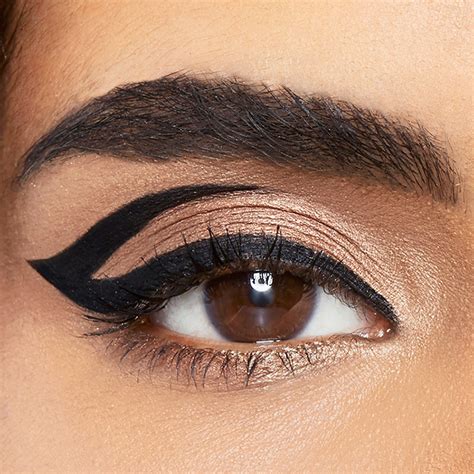 10 Eyeliners Style You Need To Try Asap Baggout