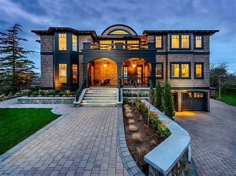 Rustic decor exudes both heart and style. Canadian Beach Home Features A Luxury Design
