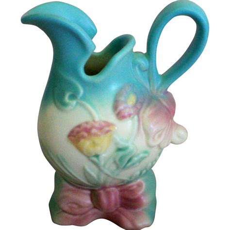 This acquisition brought hull's workforce numbers up to an impressive 400 total. Hull Pottery Bowknot Pattern Vase or Ewer : The Manor's ...