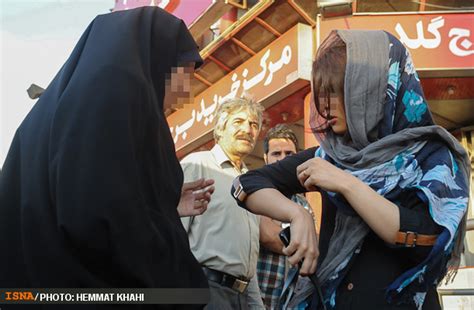 سه‌دهه تلاش ناموفق برای تحمیل حجاب اسلامی