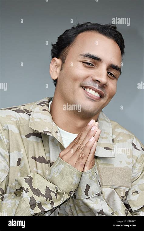 Army Soldiers Praying Hi Res Stock Photography And Images Alamy