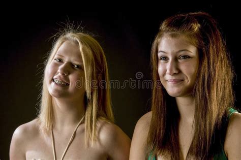 Deux Filles De L Adolescence Meilleurs Amis Pour Toujours Photo Stock Image Du Sourire