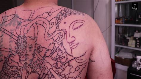 Bạn trẻ hoa hoa bình luận: Khung kín lưng hình xăm Tôn ngộ không by Tùng Đen tattoo ...
