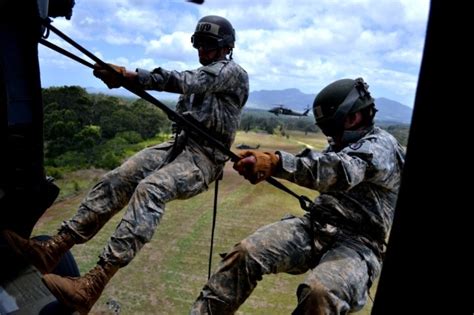 Cab Soldiers Assault Through Air Assault Course Article The United