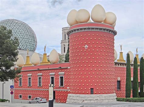 Salvador Dalì And His Delightfully Eccentric Museum In Figueres Spain