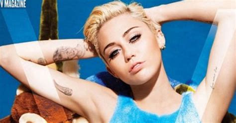 Miley Cyrus Se Desnuda Para V Magazine