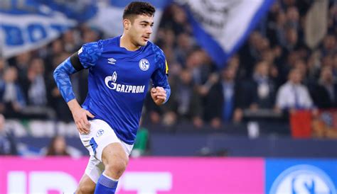 İngiliz ekibi ozan kabak'ı satın alma opsiyonuyla sezon sonuna kadar kiraladı. FC Liverpool offenbar mit Anfrage an Schalke wegen Ozan Kabak