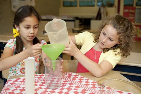 8 STEM Activities for Engaging Reluctant Readers