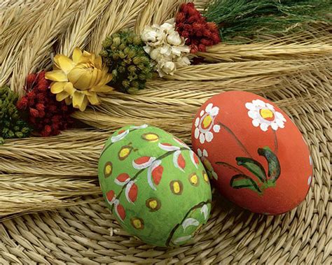 Colored eggs is the universal symbol of easter, and the tradition dates back way to mesopotamia. Creative Easter Egg Decoration Ideas - Design Swan
