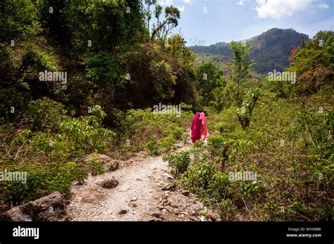 Indian Womans In Traditional Sari At The Big Ravine Where Jim Corbett Shot Two Tigers In 1930 At