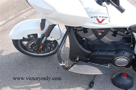 Multiple options allow the rider to tailor this motorcycle for even without highway pegs installed, the forward swept wing shaped highway bars provide a nice place to push your feet against to change the. Toe Rest Cruise Pegs Victory Motorcycle Parts for Victory ...