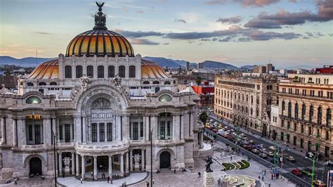 In Mexico City Pleasantries Help Keep The City Afloat Bbc Travel