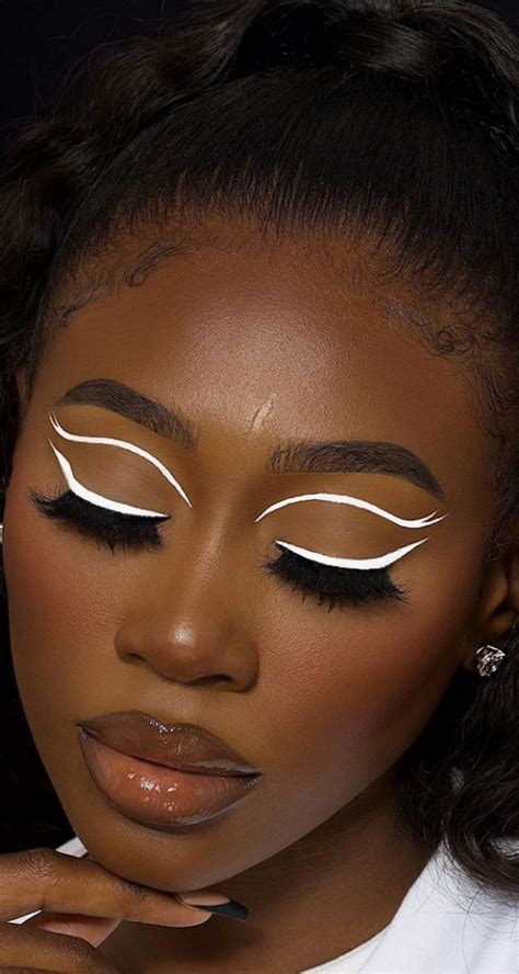 35 Cool Makeup Looks Thatll Blow Your Mind White Graphic Liner