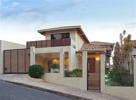 Esta casa fue diseñada para una familia joven. 21 fachadas con terrazas que te ayudarán a diseñar la casa de tus sueños | homify