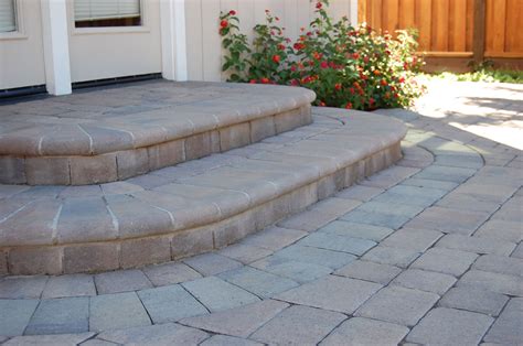 Retaining Walls And Steps Legacy Pavers