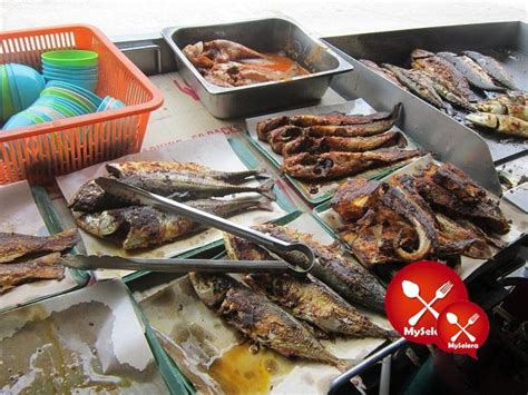 Berikut sambal paling enak pilihan cnnindonesia.com untuk disantap bersama ikan bakar. Restoran Sambal Hijau Sungai Penchala
